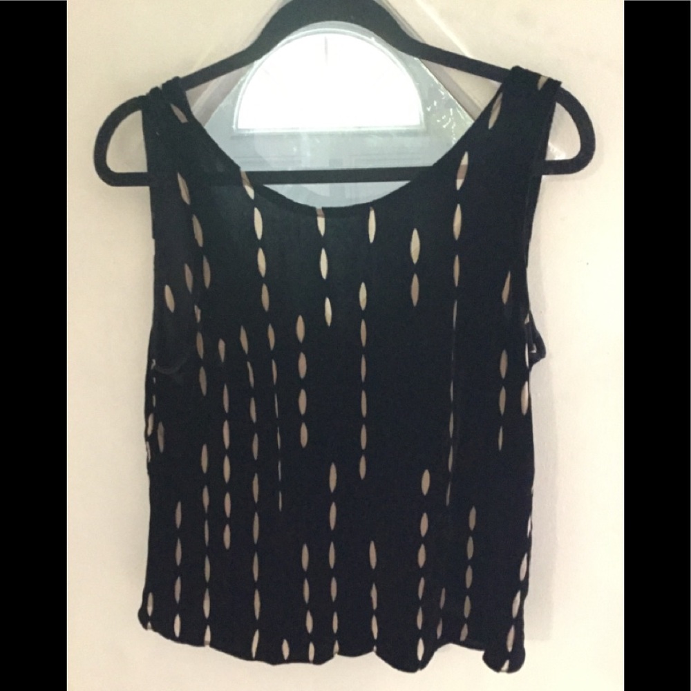 Sleeveless velvet blouse